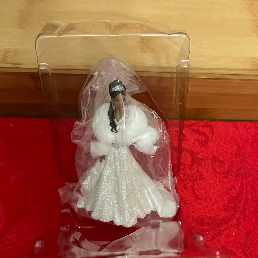 *SOLD* Hallmark Keepsake Celebration Barbie Ornament - Picture 11 of 12